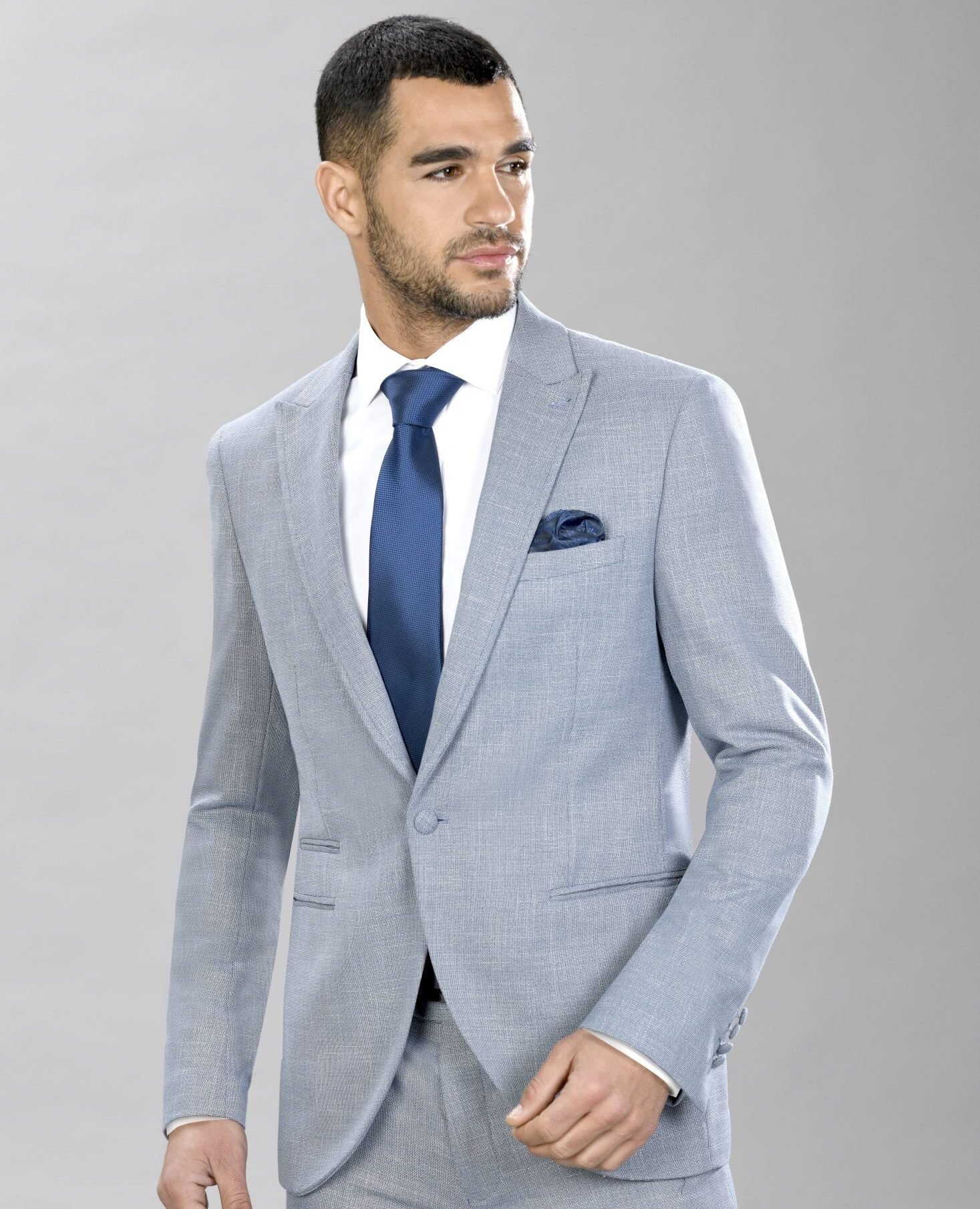Propuesta de traje para invitado de la galería actual de Pasarela Moda